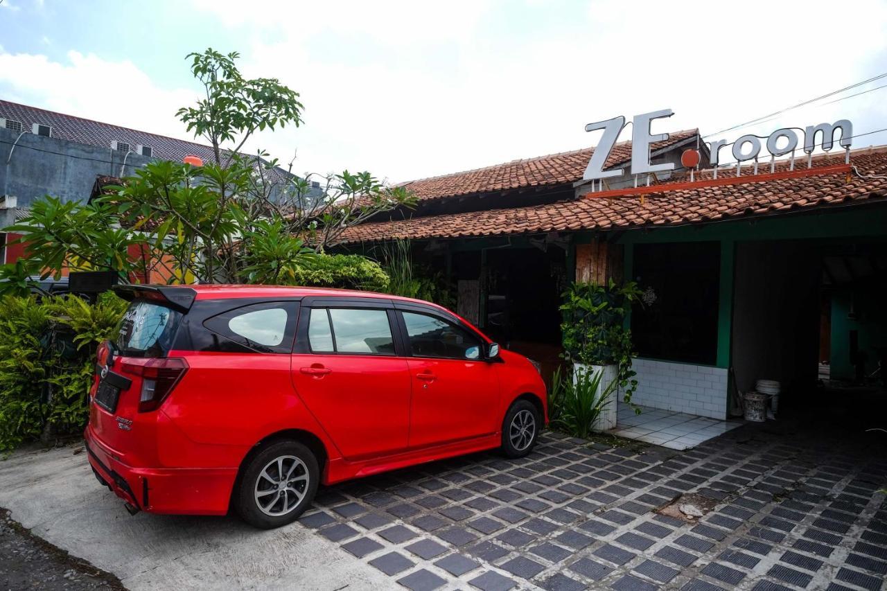 Hotel Reddoorz Near Lotte Mart Maguwoharjo Yogyakarta Exterior foto