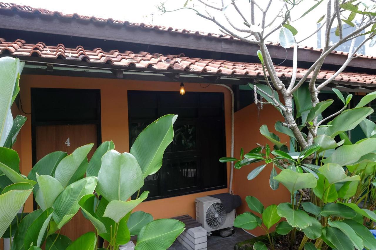 Hotel Reddoorz Near Lotte Mart Maguwoharjo Yogyakarta Exterior foto