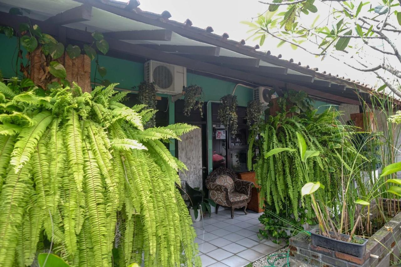 Hotel Reddoorz Near Lotte Mart Maguwoharjo Yogyakarta Exterior foto