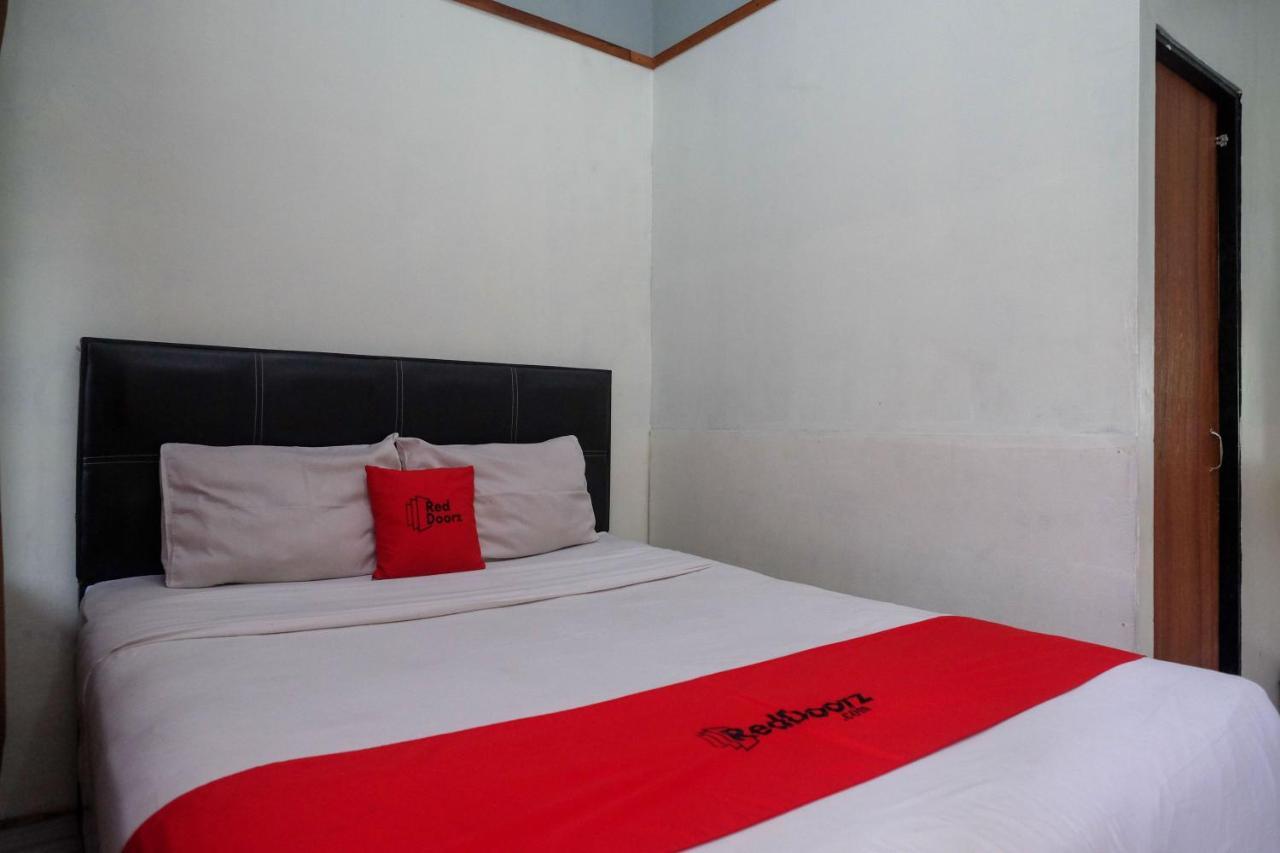 Hotel Reddoorz Near Lotte Mart Maguwoharjo Yogyakarta Exterior foto