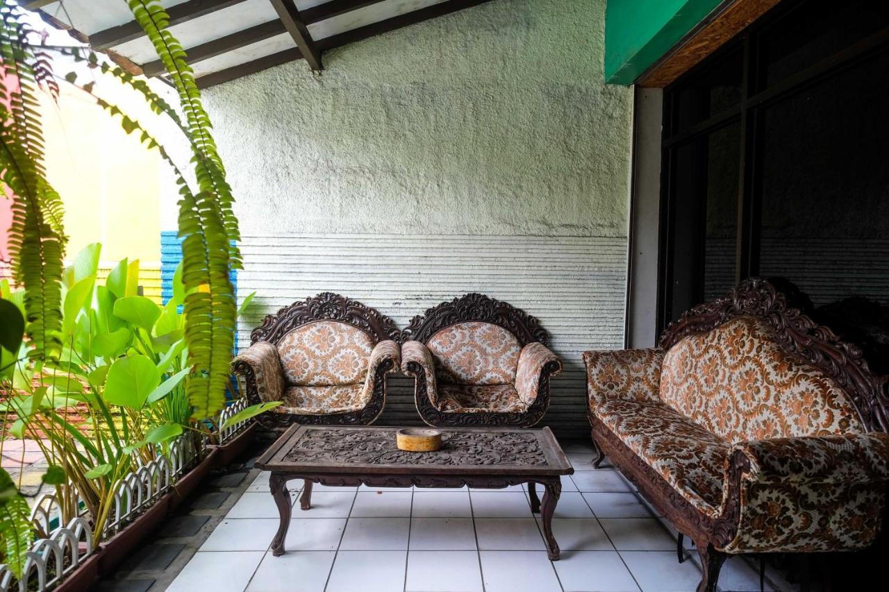 Hotel Reddoorz Near Lotte Mart Maguwoharjo Yogyakarta Exterior foto
