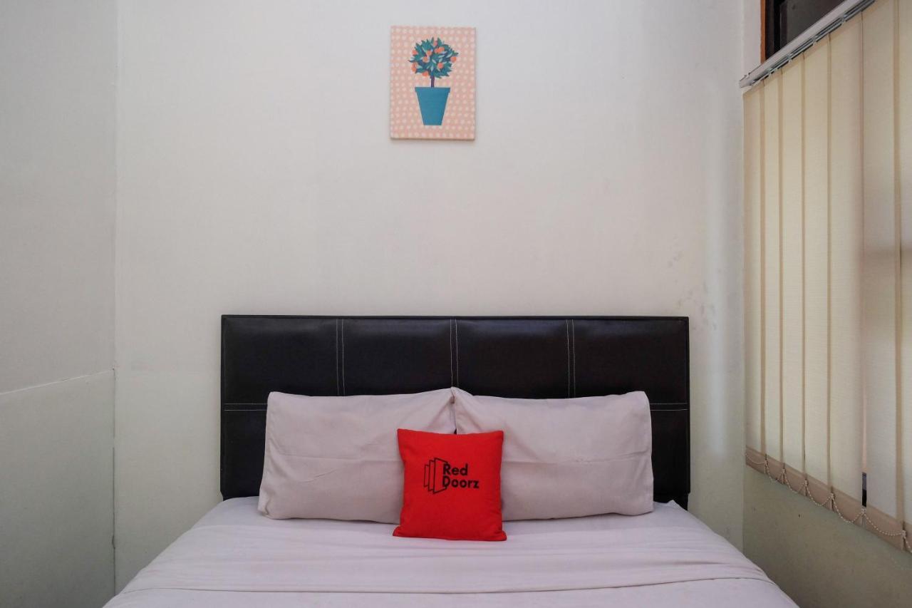 Hotel Reddoorz Near Lotte Mart Maguwoharjo Yogyakarta Exterior foto