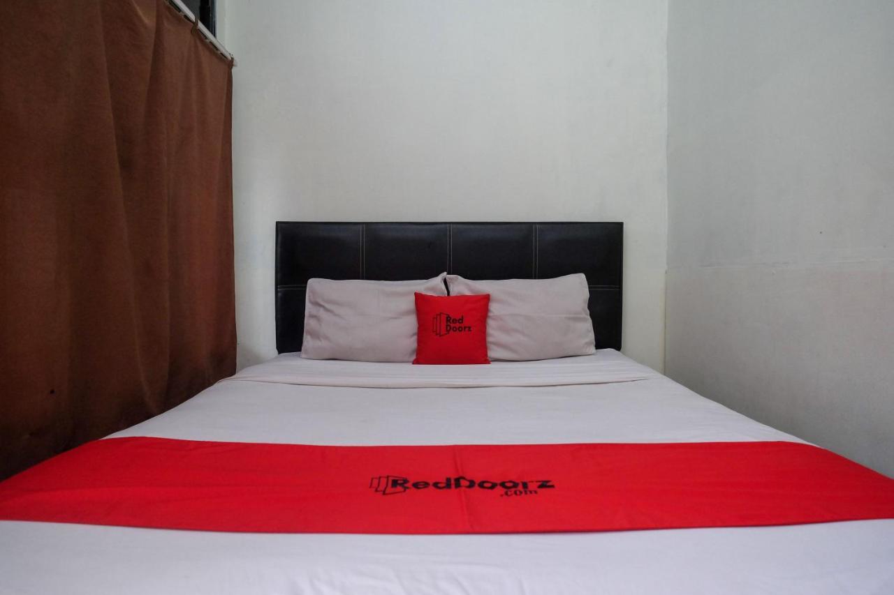 Hotel Reddoorz Near Lotte Mart Maguwoharjo Yogyakarta Exterior foto