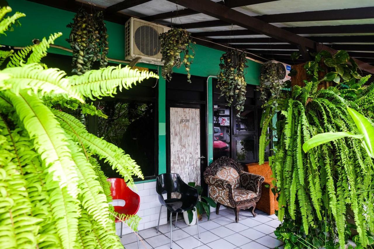 Hotel Reddoorz Near Lotte Mart Maguwoharjo Yogyakarta Exterior foto